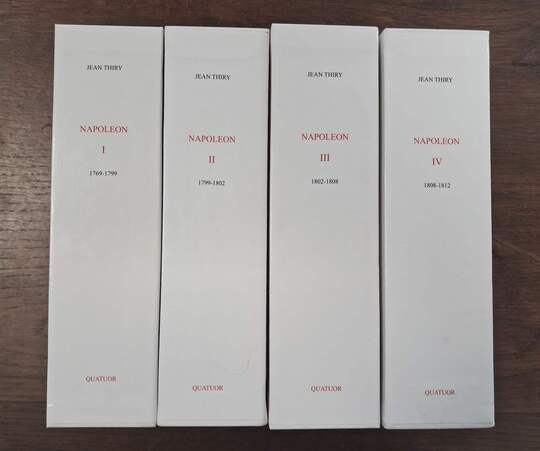 Napoléon de Jean Thiry. Éditions Quatuor. COUVERTURES IMPRIMÉES, sous coffrets cartonnés. Tomes 1 à 4