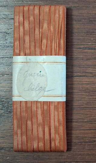 Ruban de rappel, largeur 3 mm pour croix de guerre Belge. Prix pour 25 mètres 