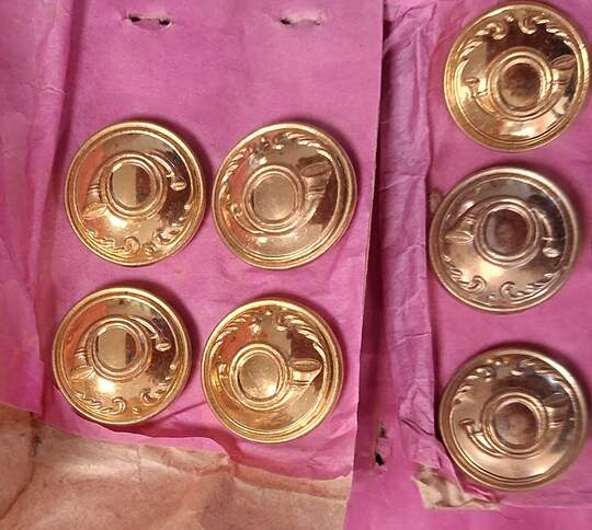 BELGIQUE- Boutons de chasseur dorés- neufs de stock- diam 16,5 mm. Production des Éts David 